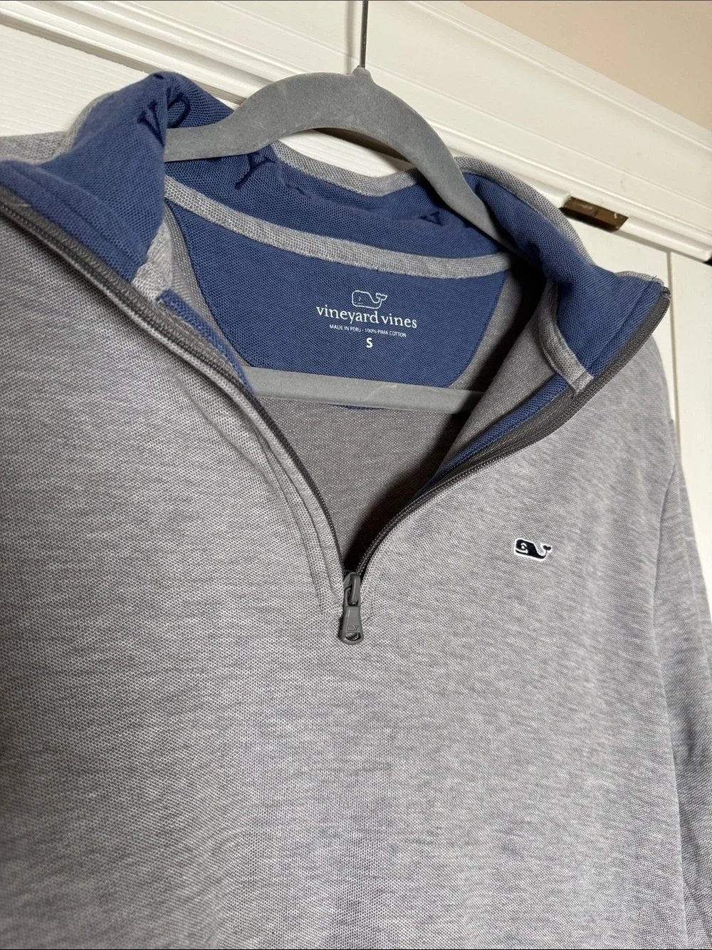Vineyard Vines Men's Heather Gray Quarter-Zip with Navy Trim Pima cotton small